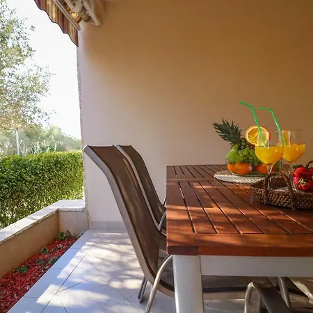 Villa Holiday Home With Pool - Villa Marijana Kozino