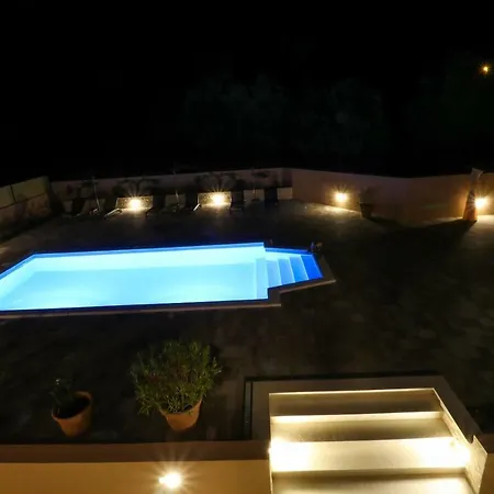 With Pool - Marijana Villa Kožino