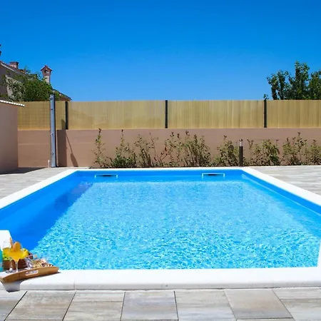 Villa With Pool - Marijana